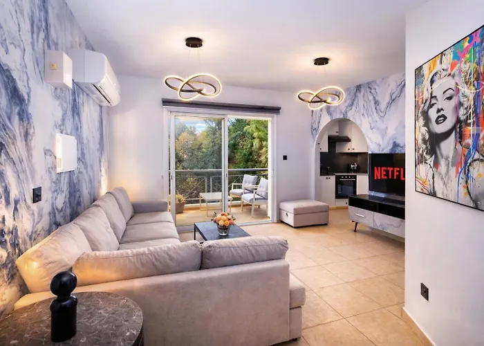 The Luxury 213 - Gym & Steps Appartamento Paphos