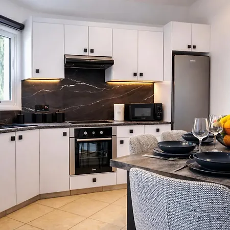 The Luxury 213 - Gym & Steps Apartament Pafos