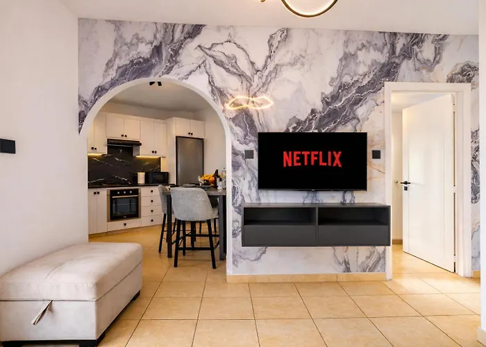 The Luxury 213 - Gym & Steps Pafos