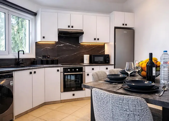 The Luxury 213 - Gym & Steps Apartment Paphos