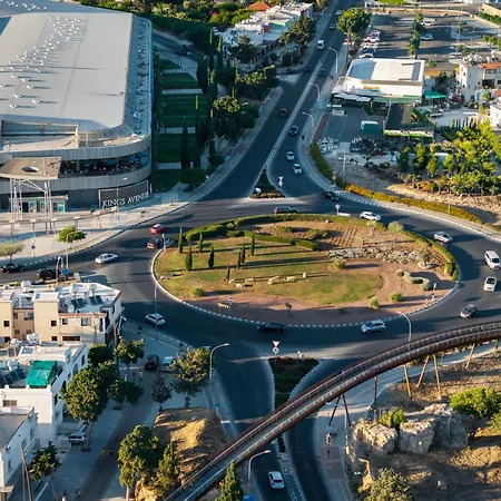 The Luxury 213 - Gym & Steps